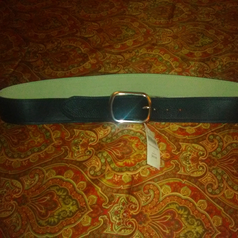 Ladies cold water creek black leather belt